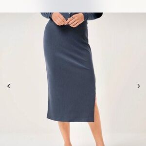 Maven Women's Navy Ribbed Midi Skirt -